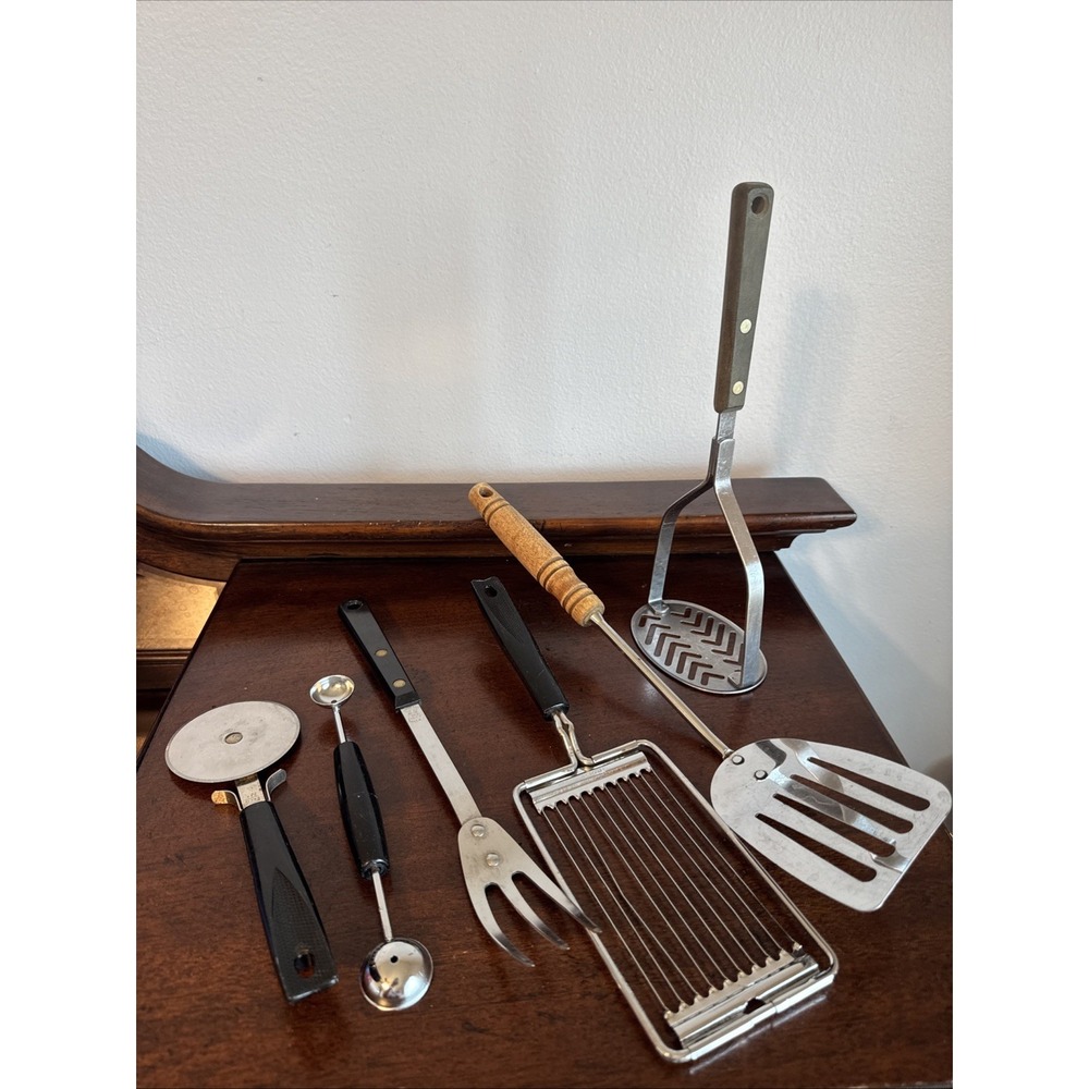 9 Pc. Vintage EKCO USA Pizza Cuter, Potato Smasher, Mismatched Lot, Stainer, Ton